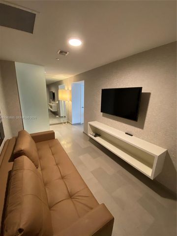 88 SW 7th St 1904, Miami, FL 33130