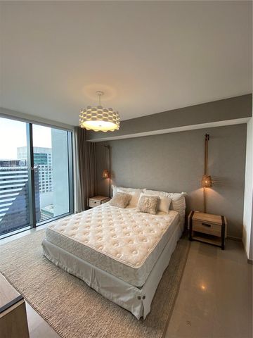 88 SW 7th St 1904, Miami, FL 33130