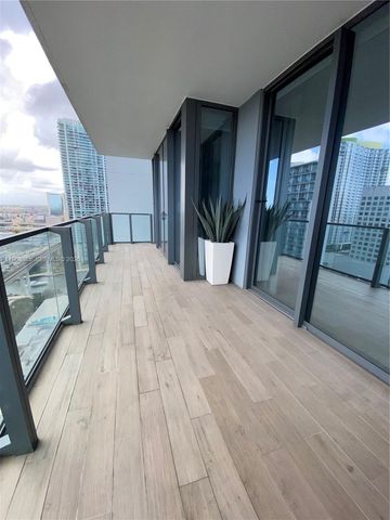 88 SW 7th St 1904, Miami, FL 33130