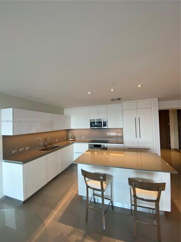 88 SW 7th St 1904, Miami, FL 33130