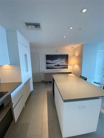 88 SW 7th St 1904, Miami, FL 33130