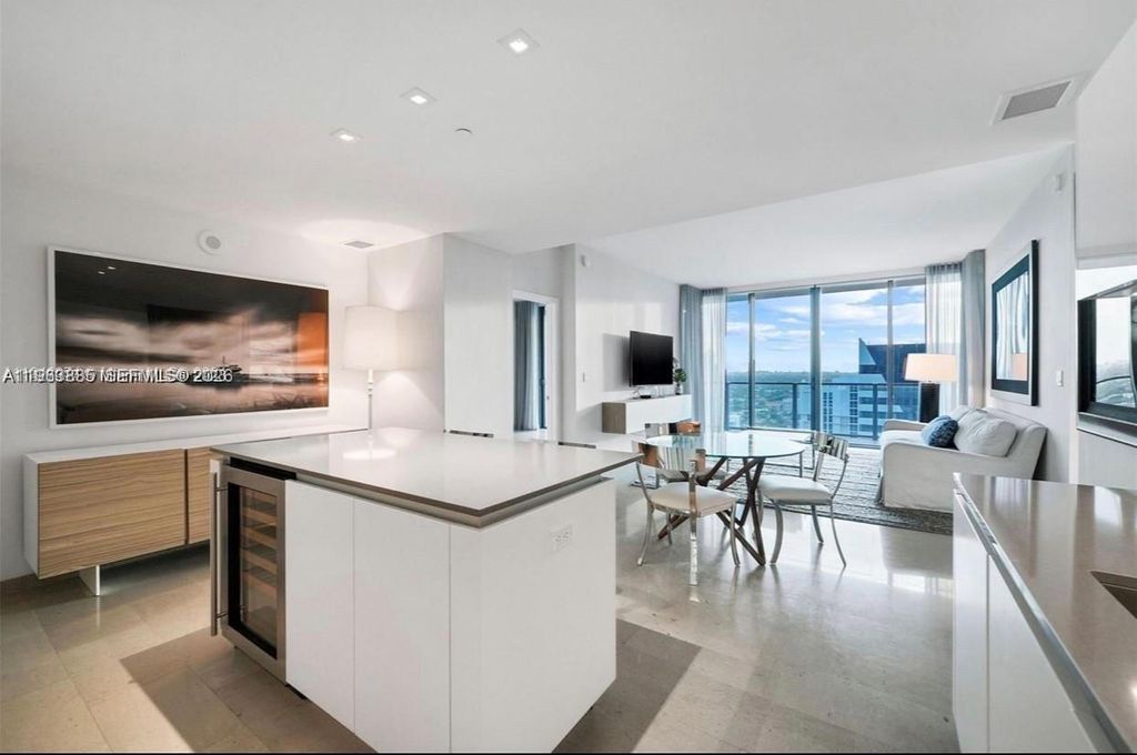 88 SW 7th St 1904, Miami, FL 33130