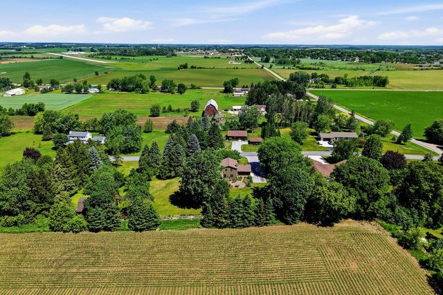 W1325 Hemauer DRIVE, New Holstein, WI 53061