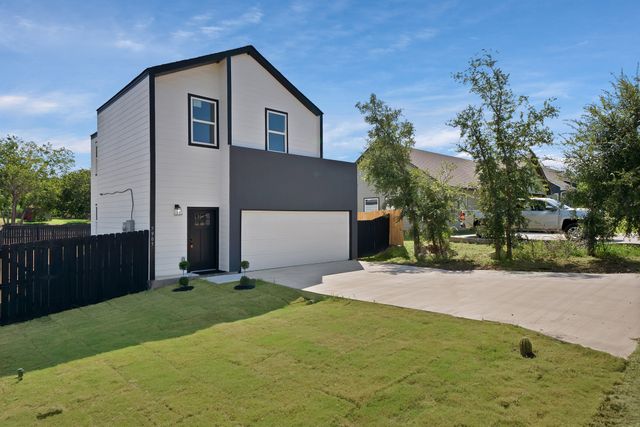 5905 Collins Court, Granbury, TX 76048