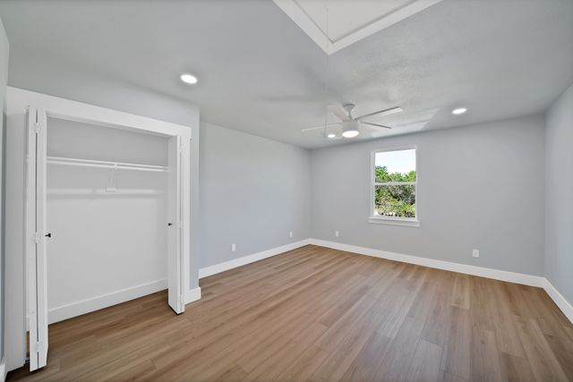 5905 Collins Court, Granbury, TX 76048