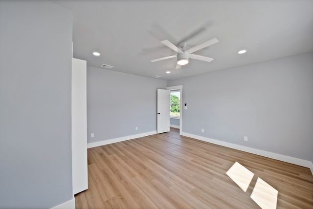 5905 Collins Court, Granbury, TX 76048
