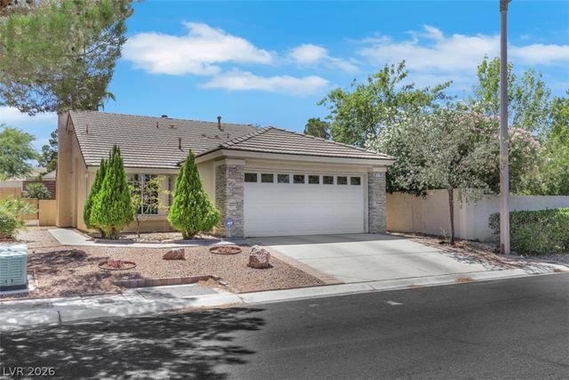 1705 Eagle Peak Way, Las Vegas, NV 89134