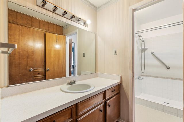 1905 Alamo Drive, Arlington, TX 76012