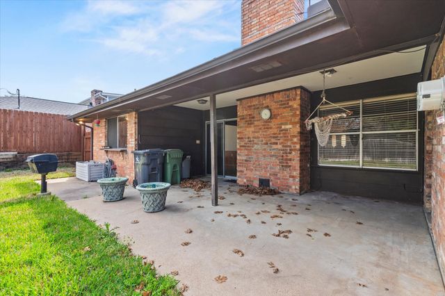 1905 Alamo Drive, Arlington, TX 76012