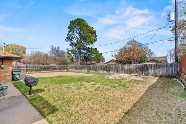 1905 Alamo Drive, Arlington, TX 76012