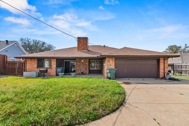 1905 Alamo Drive, Arlington, TX 76012