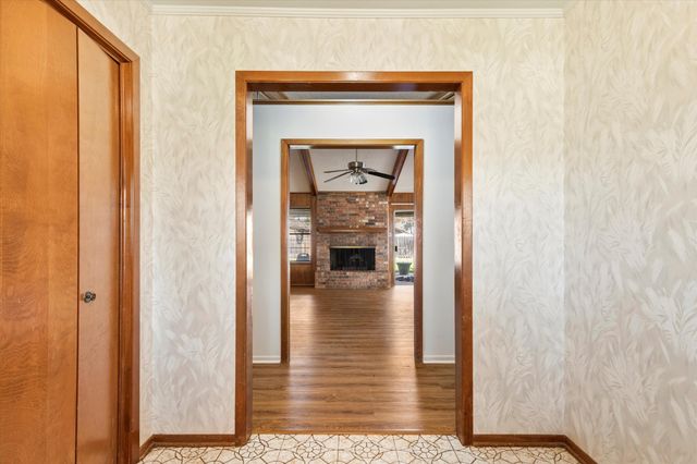 1905 Alamo Drive, Arlington, TX 76012