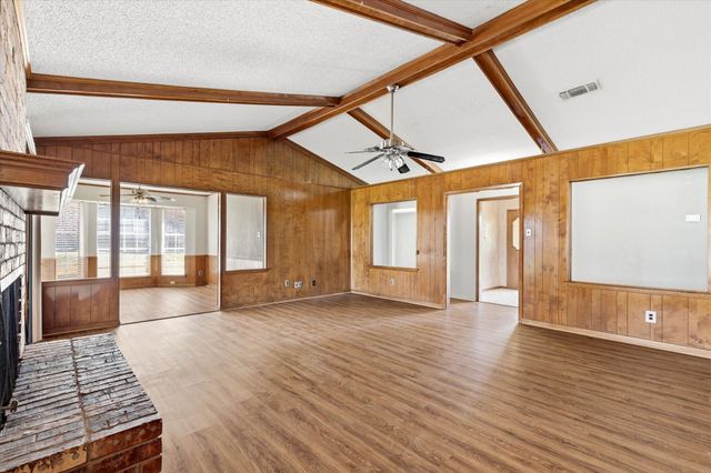 1905 Alamo Drive, Arlington, TX 76012