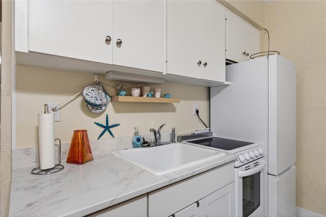 908 VILLAS DRIVE 29, Venice, FL 34285