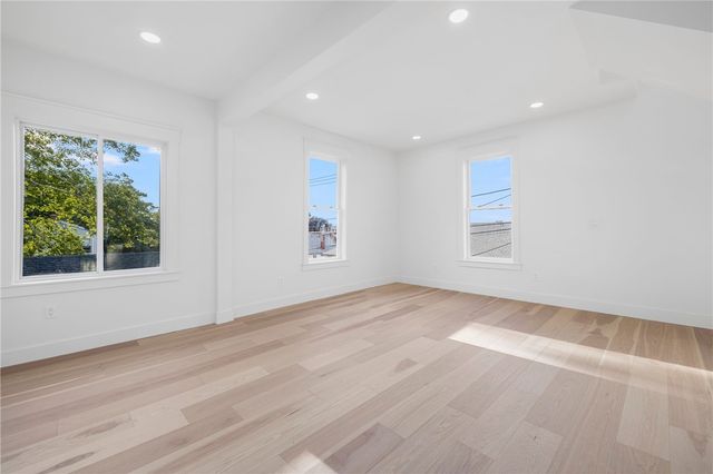 7 Sheffield Avenue, Newport, RI 02840