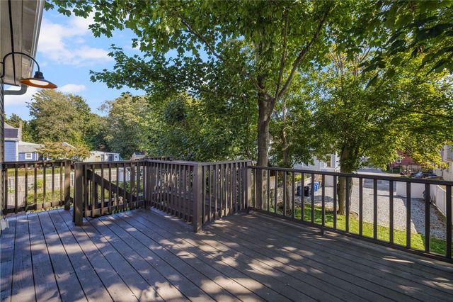 7 Sheffield Avenue, Newport, RI 02840