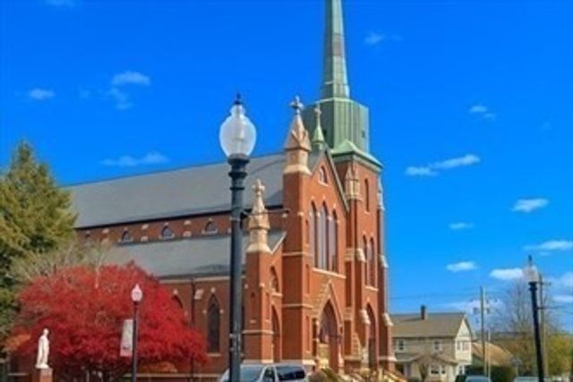 45 East Central 313, Natick, MA 01760