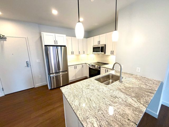 45 East Central 313, Natick, MA 01760