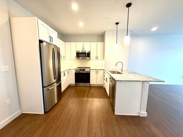 45 East Central 313, Natick, MA 01760