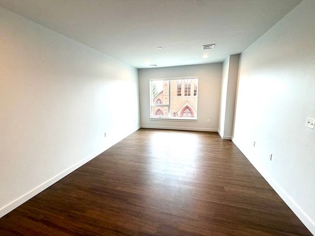 45 East Central 313, Natick, MA 01760