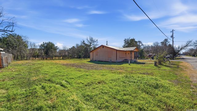 510 Volunteer, Seguin, TX 78155