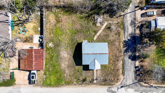 510 Volunteer, Seguin, TX 78155