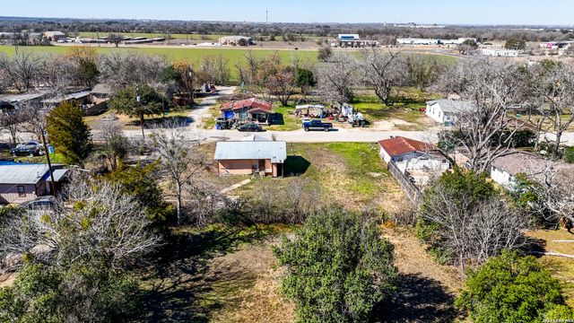 510 Volunteer, Seguin, TX 78155