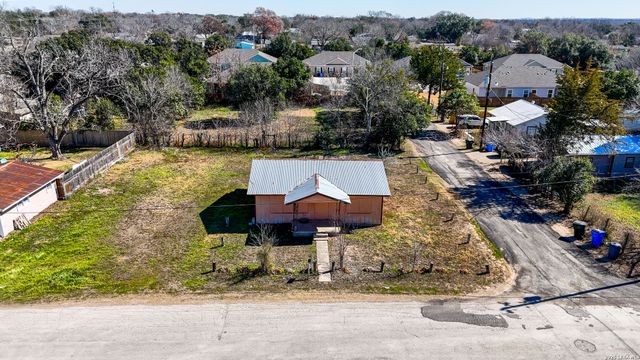 510 Volunteer, Seguin, TX 78155