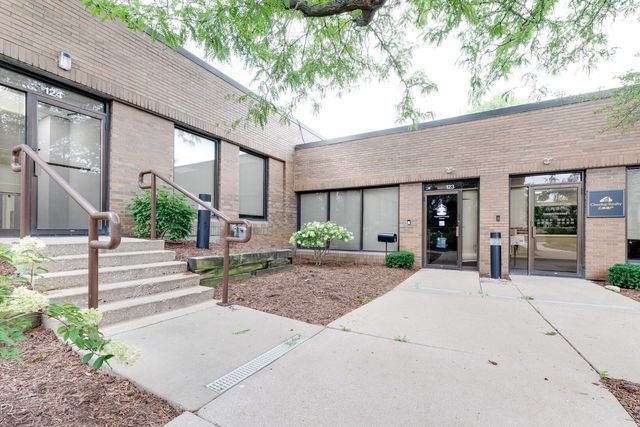 4260 Westbrook Drive 123, Aurora, IL 60504