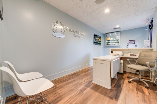 4260 Westbrook Drive 123, Aurora, IL 60504