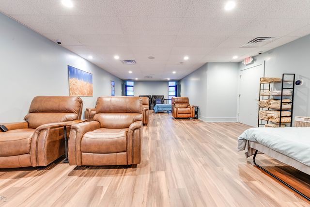 4260 Westbrook Drive 123, Aurora, IL 60504