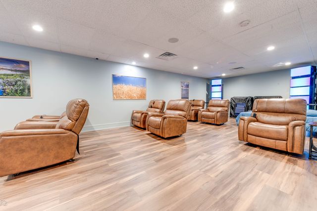 4260 Westbrook Drive 123, Aurora, IL 60504