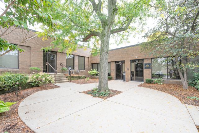 4260 Westbrook Drive 123, Aurora, IL 60504