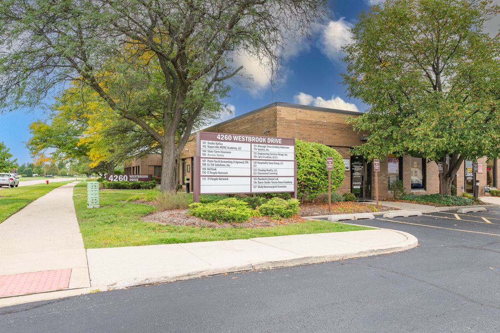 4260 Westbrook Drive 123, Aurora, IL 60504