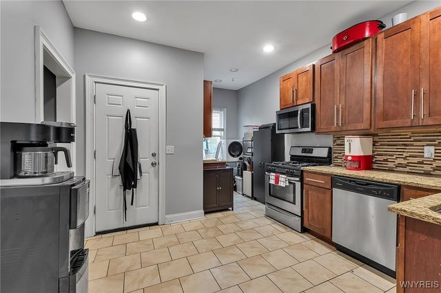 11 Hoyt Street, Buffalo, NY 14213