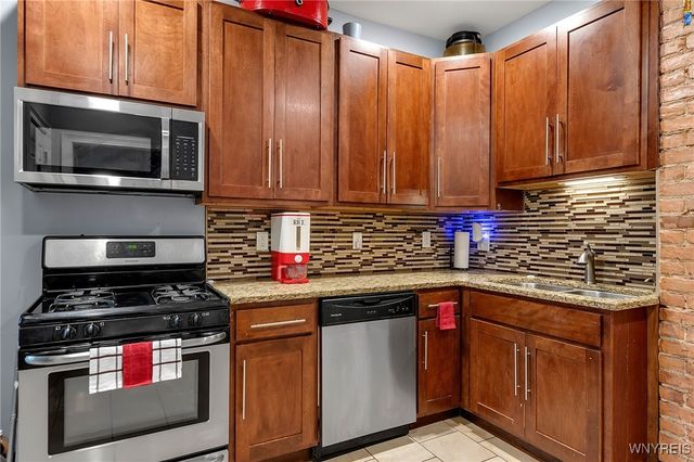 11 Hoyt Street, Buffalo, NY 14213