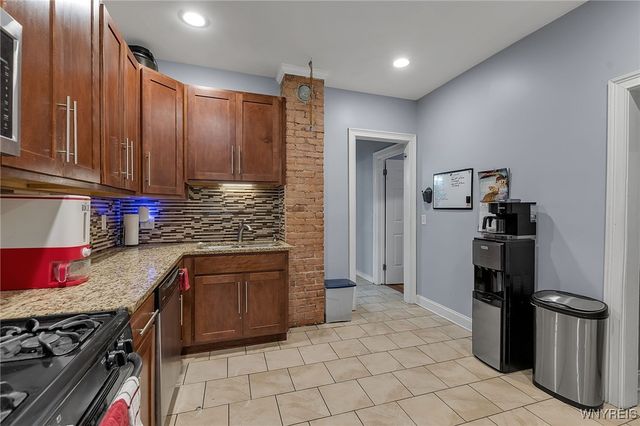 11 Hoyt Street, Buffalo, NY 14213