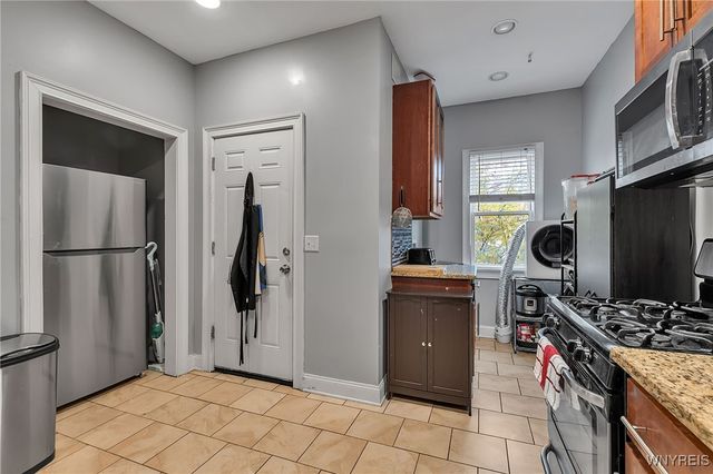 11 Hoyt Street, Buffalo, NY 14213