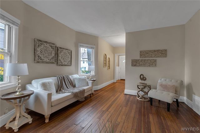 11 Hoyt Street, Buffalo, NY 14213