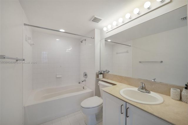 1155 BRICKELL BAY DR 1602, Miami, FL 33131