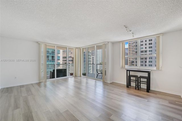 1155 BRICKELL BAY DR 1602, Miami, FL 33131