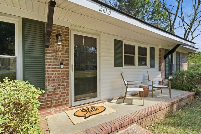 203 Forest Circle, Summerville, SC 29483