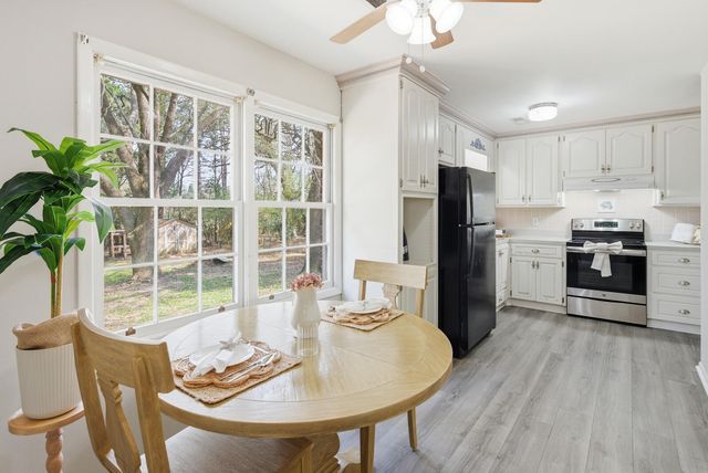 203 Forest Circle, Summerville, SC 29483