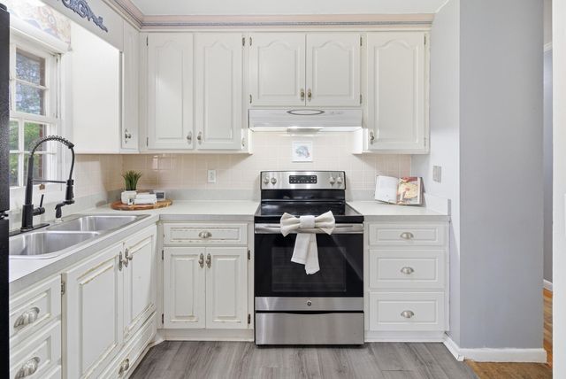 203 Forest Circle, Summerville, SC 29483