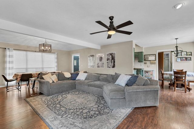 24 E Huntington, Augusta, KS 67010