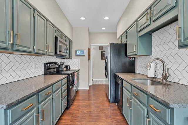 24 E Huntington, Augusta, KS 67010