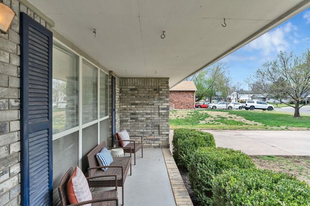 24 E Huntington, Augusta, KS 67010