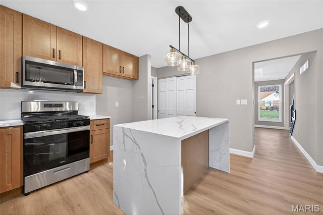 972 San Sebastian Drive, Fenton, MO 63026