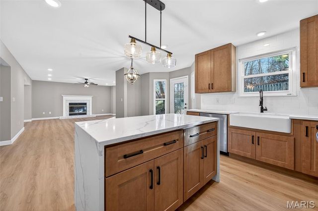 972 San Sebastian Drive, Fenton, MO 63026