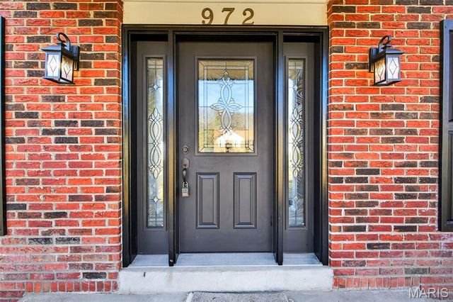 972 San Sebastian Drive, Fenton, MO 63026